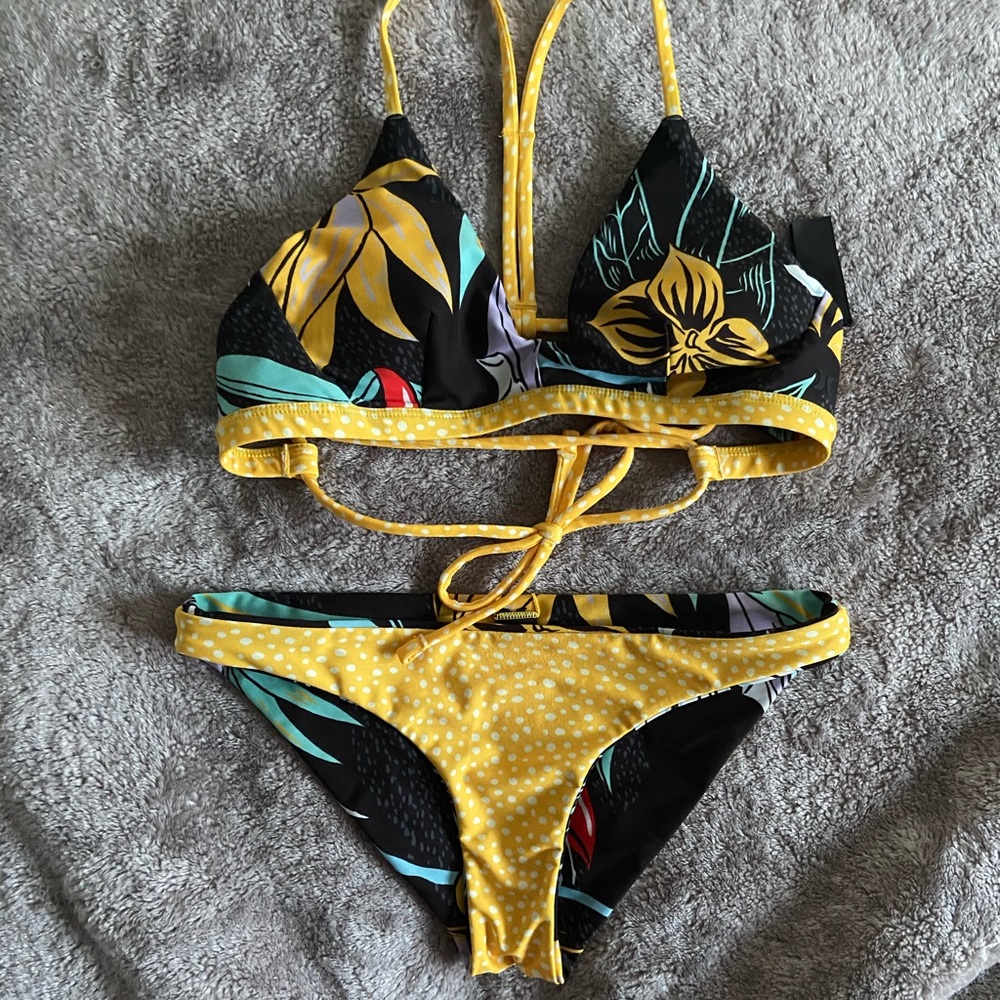 Hurley reversible bathing suit